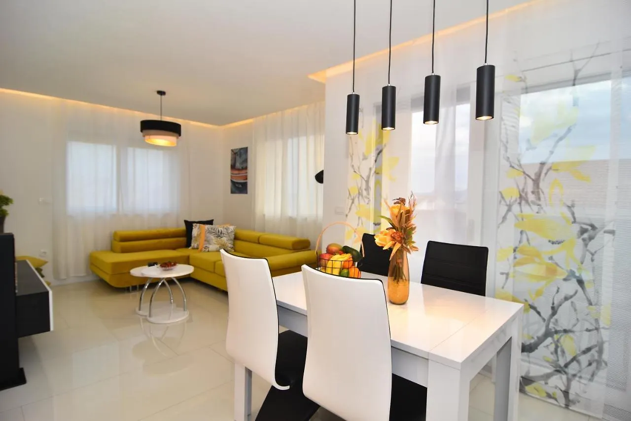 Apartment Bruno - Luxury Penthouse With Jacuzzi Zadar