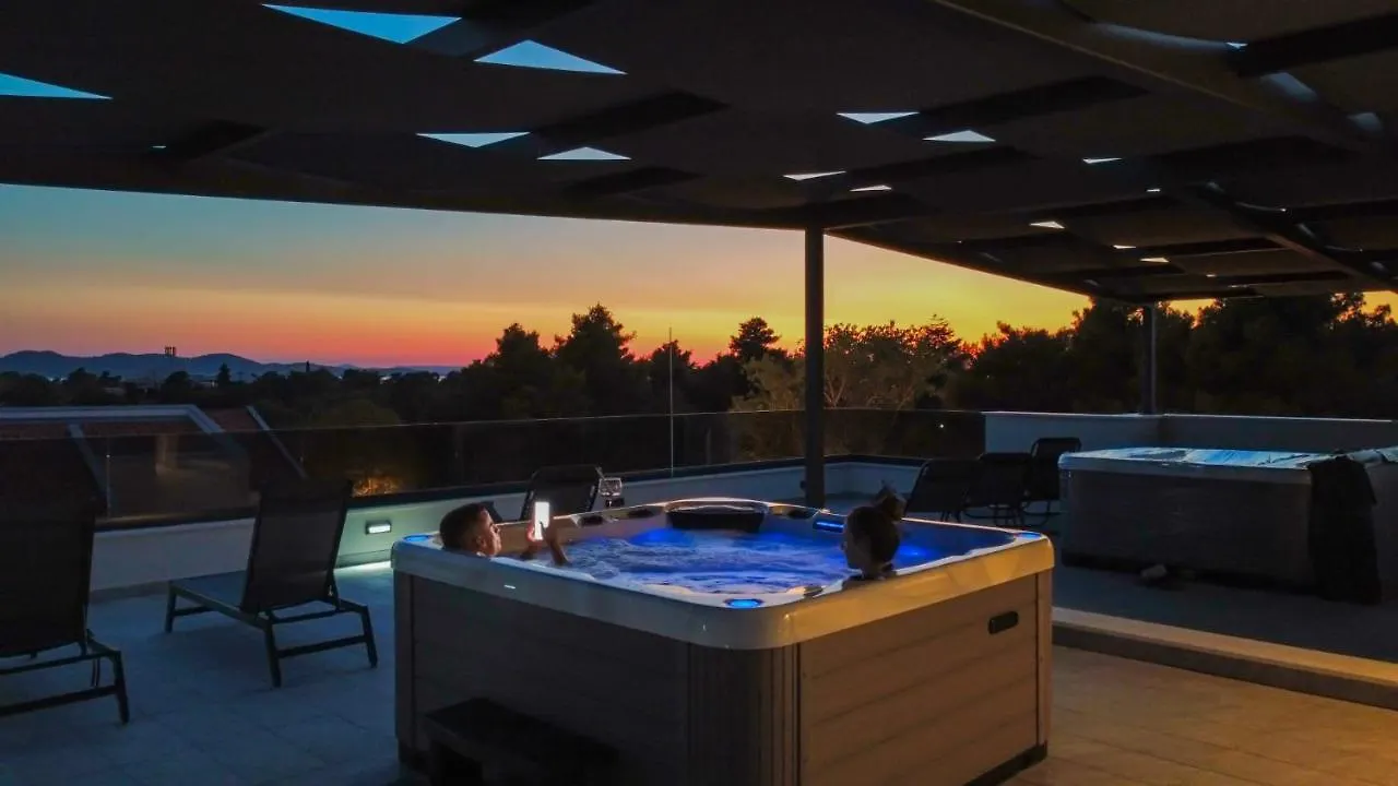 Apartment Bruno - Luxury Penthouse With Jacuzzi Zadar